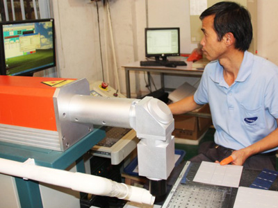 南德太陽(yáng)能組件激光切割車(chē)間