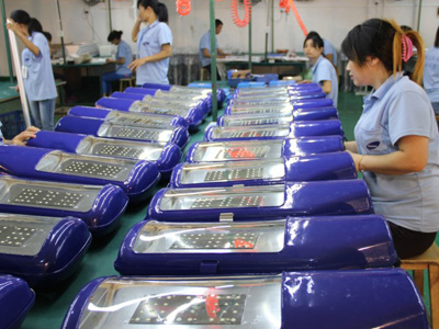 南德LED燈具車(chē)間