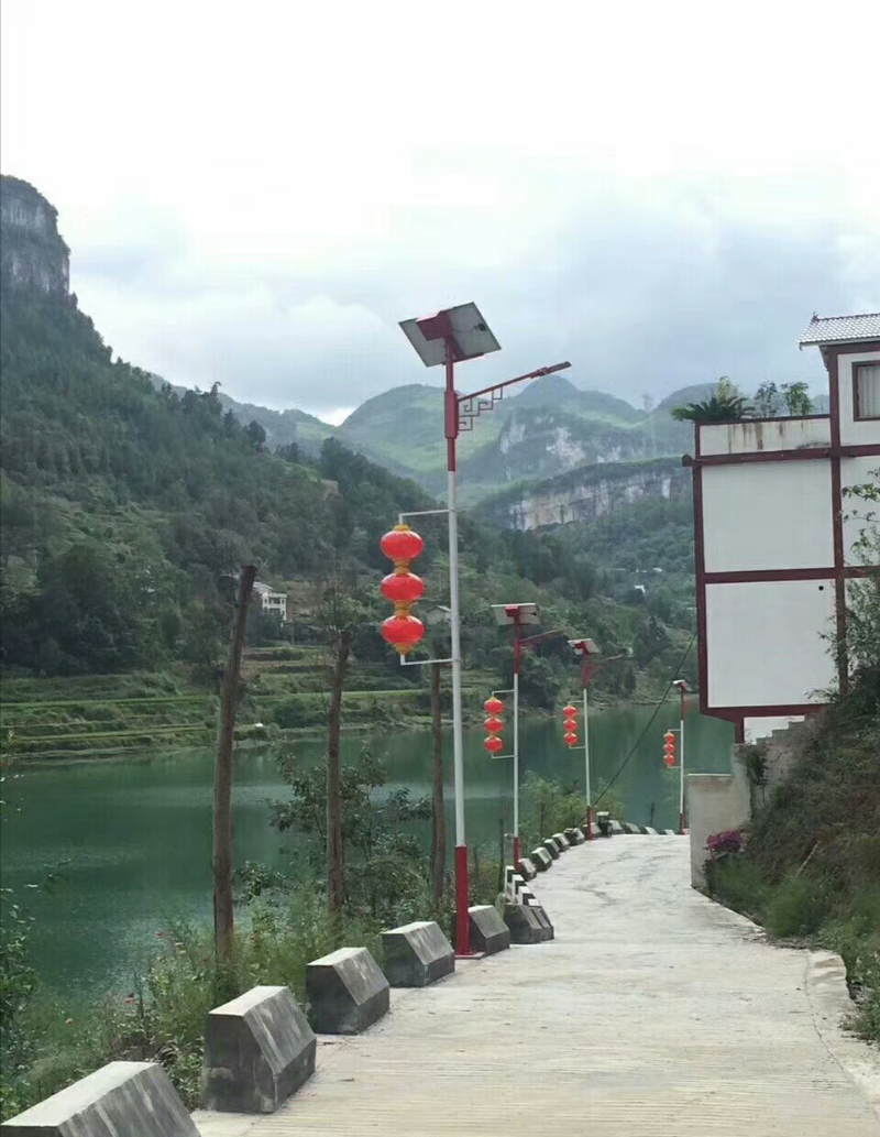 河南太陽(yáng)能路燈_燈籠太陽(yáng)能路燈_南德太陽(yáng)能LED路燈