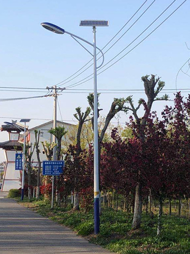 福建省三明市明溪鎮(zhèn)：農(nóng)村太陽(yáng)能路燈點(diǎn)亮幸福生活