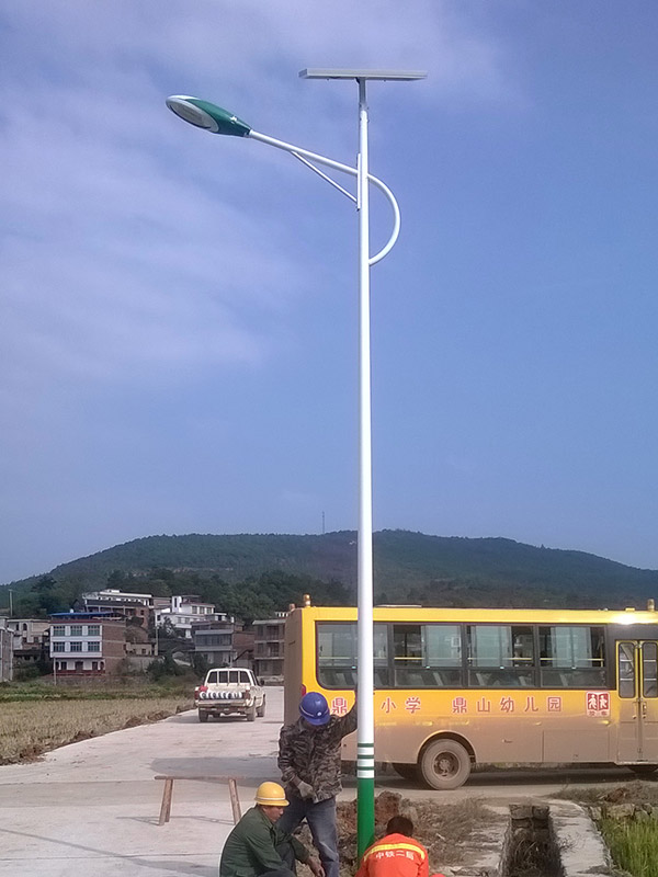 湖南省衡陽市祁東縣黃土坡鎮(zhèn)三星村太陽能路燈工程案例