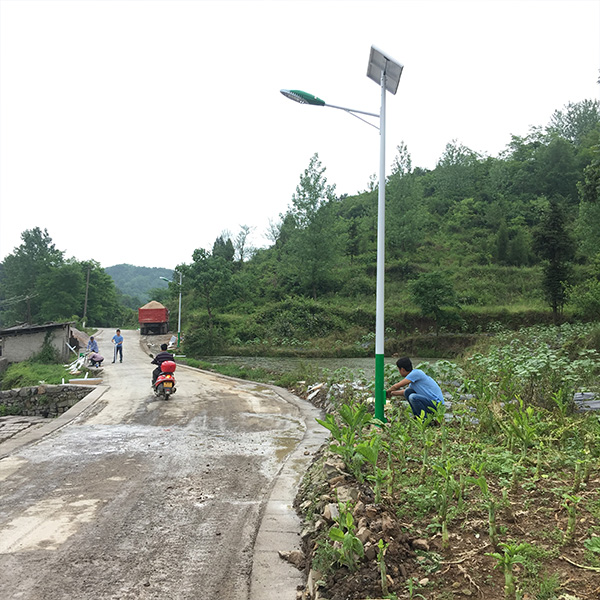 貴州省銅仁市萬山區(qū)高樓坪黃家寨太陽能路燈工程案例