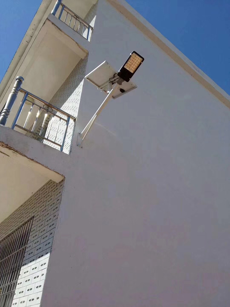 太陽(yáng)能路燈系統(tǒng)_新疆太陽(yáng)能路燈_南德太陽(yáng)能路燈生產(chǎn)廠家