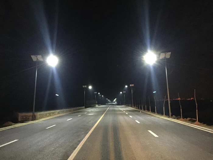 太陽(yáng)能道路燈夜間效果