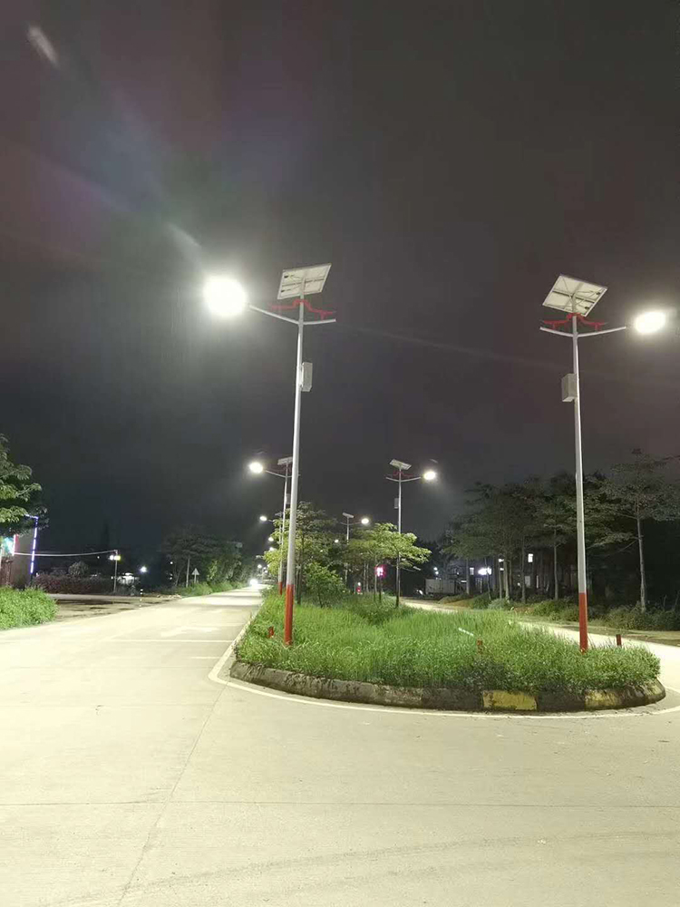 廣東太陽能路燈_8米太陽能路燈_雙頭太陽能路燈
