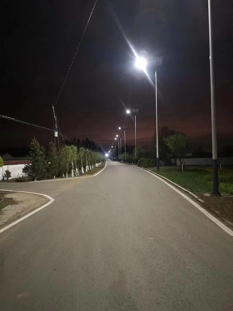 廣西太陽能路燈_新農(nóng)村太陽能路燈_南德太陽能路燈生產(chǎn)廠家