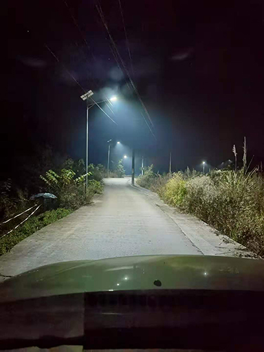 四川太陽(yáng)能路燈武勝縣三溪鎮(zhèn)6米301套