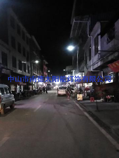 湖南省永州市藍(lán)山縣新圩鎮(zhèn)新圩居委會(huì)太陽(yáng)能路燈工程案例