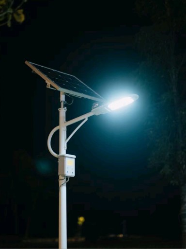 智慧之光——南德太陽能路燈的科技內(nèi)涵