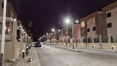 中國(guó)太陽(yáng)能路燈閃耀卡塔爾