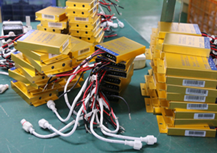 南德太陽能控制器 南德太陽能路燈生產(chǎn)廠家