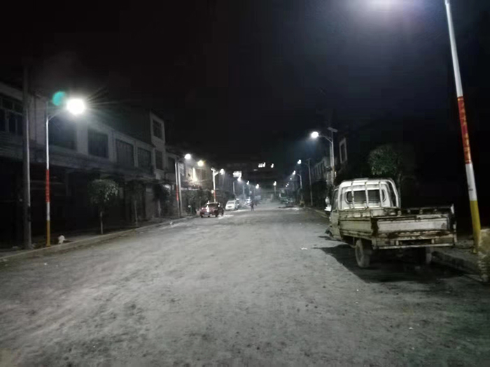 太陽能路燈 太陽能路燈價格 南德太陽能路燈廠家