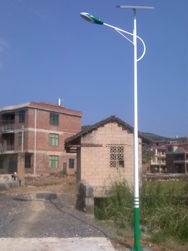 安徽省望江縣60套新農(nóng)村太陽能路燈工程案例