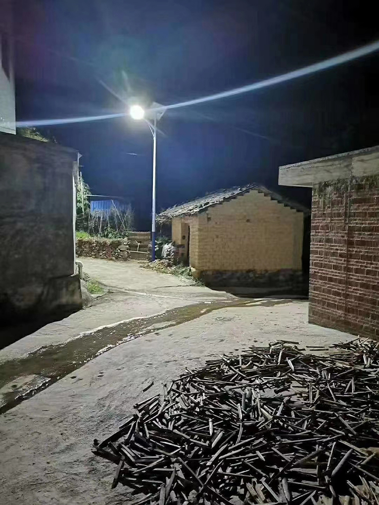 四川太陽(yáng)能路燈_新農(nóng)村太陽(yáng)能路燈_40W太陽(yáng)能路燈