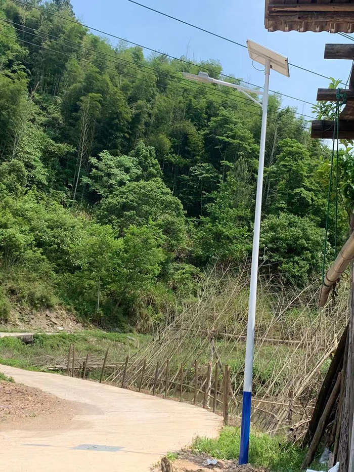 湖南太陽能路燈_LED太陽能路燈_學(xué)校太陽能路燈_6米太陽能路燈