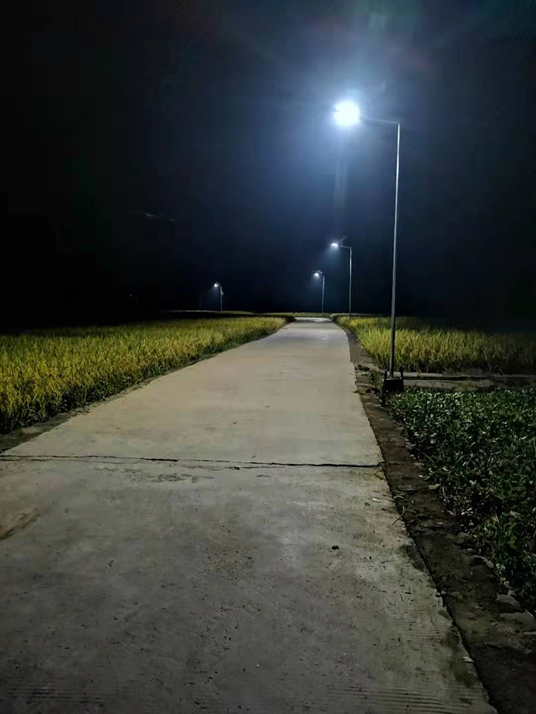 太陽(yáng)能路燈_廣西太陽(yáng)能路燈_新農(nóng)村太陽(yáng)能路燈