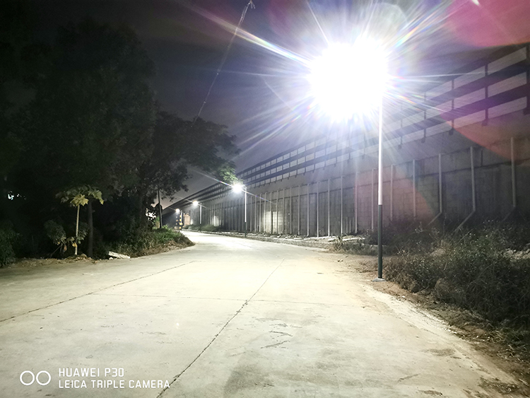 鄉(xiāng)村太陽能路燈_四川太陽能路燈_南德