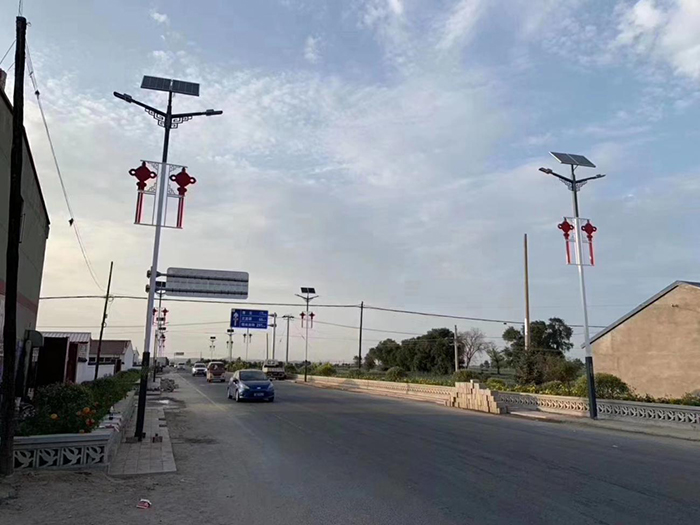 太陽(yáng)能路燈 太陽(yáng)能雙頭路燈 南德太陽(yáng)能燈飾有限公司